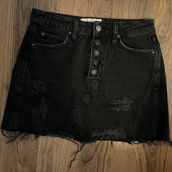Free People Ripped Mini Jean skirt Size 26 in Black. - Picture 1 of 5